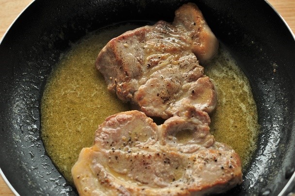 うま味たっぷり！ 豚肉の人気部位「肩ロース」のポークソテーレシピ