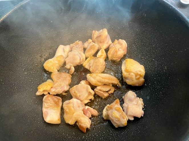 ふっくらやわらか「鶏肉となすの煮物」のレシピ。作り置きにもおすすめ！_作り方