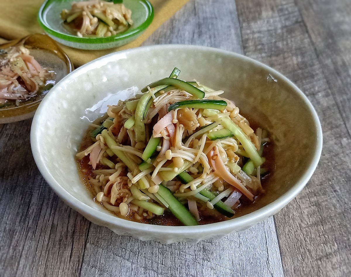 えのきだけの中華サラダのレシピ。お好みでピリ辛料理にも！