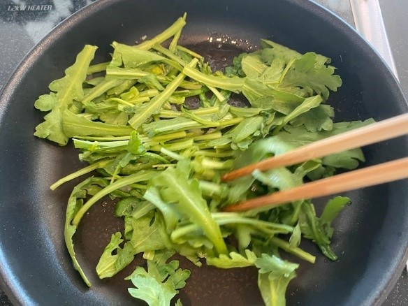 5分で作れる簡単副菜！春菊のしょうが炒めのレシピ