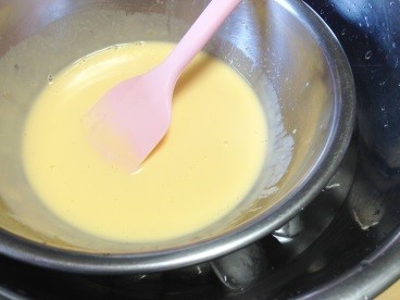 手づくりのやさしい甘さ♪ 自家製バニラアイスの基本レシピ・つくり方