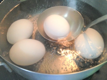 とろ～り至福タイム♪ 半熟卵のつくり方とコツを詳しくご紹介
