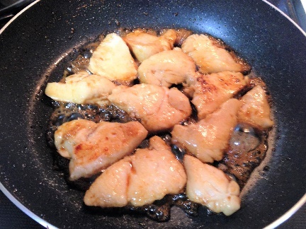 お弁当にもうれしい！鶏胸肉の甘辛照り焼きレシピ・つくり方