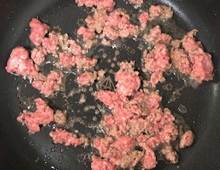 簡単人気メニュー！　ひき肉とポテトのボリュームオムレツの作り方・レシピ