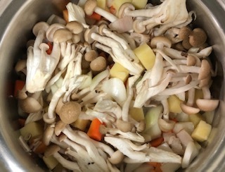 ほっこりおいしい！ごろごろ野菜の豆乳スープのレシピ