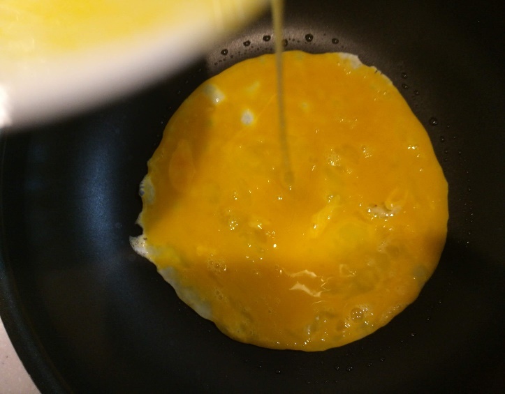 お弁当の大定番！卵とそぼろの「三色丼」レシピ