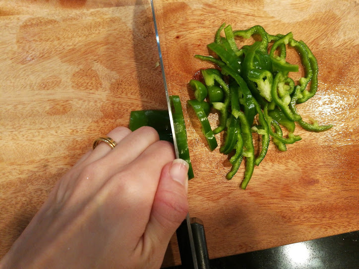 お弁当のおかずに野菜を追加！「ピーマンのオイスターソース炒め」のつくり方