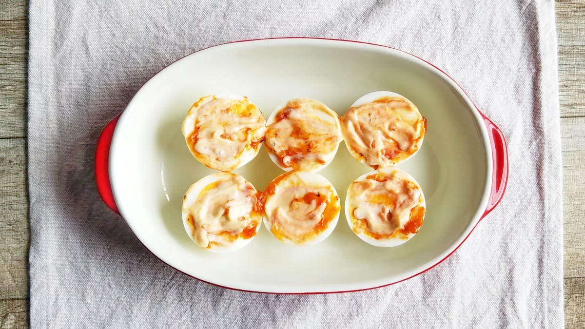 ゆで卵で簡単アレンジ♪　こんがりチーズのピザソース焼きレシピ
