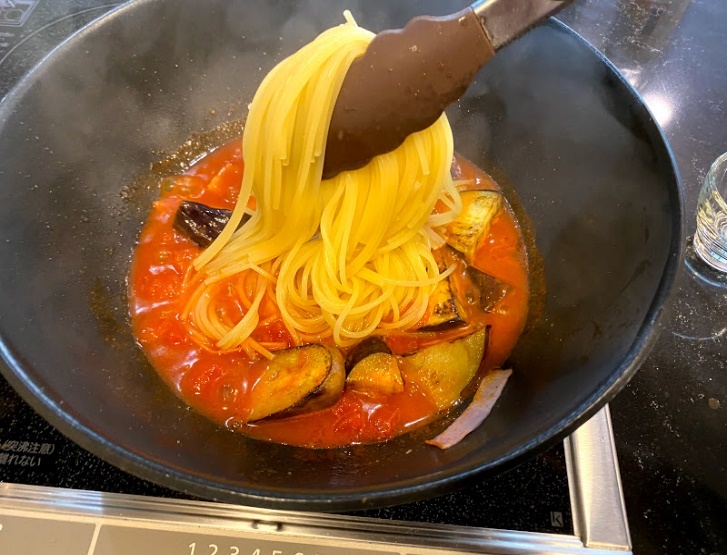 ナスとベーコンの「トマトソースパスタ」のつくり方・レシピ