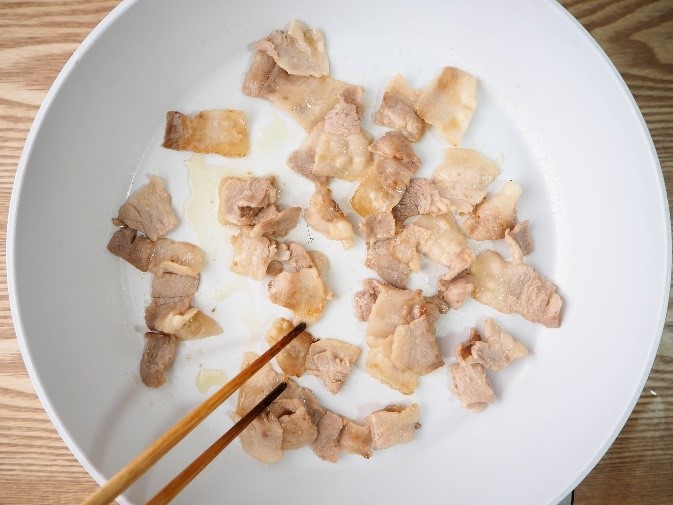 スタミナ満点！豚バラキムチうどんの簡単レシピ