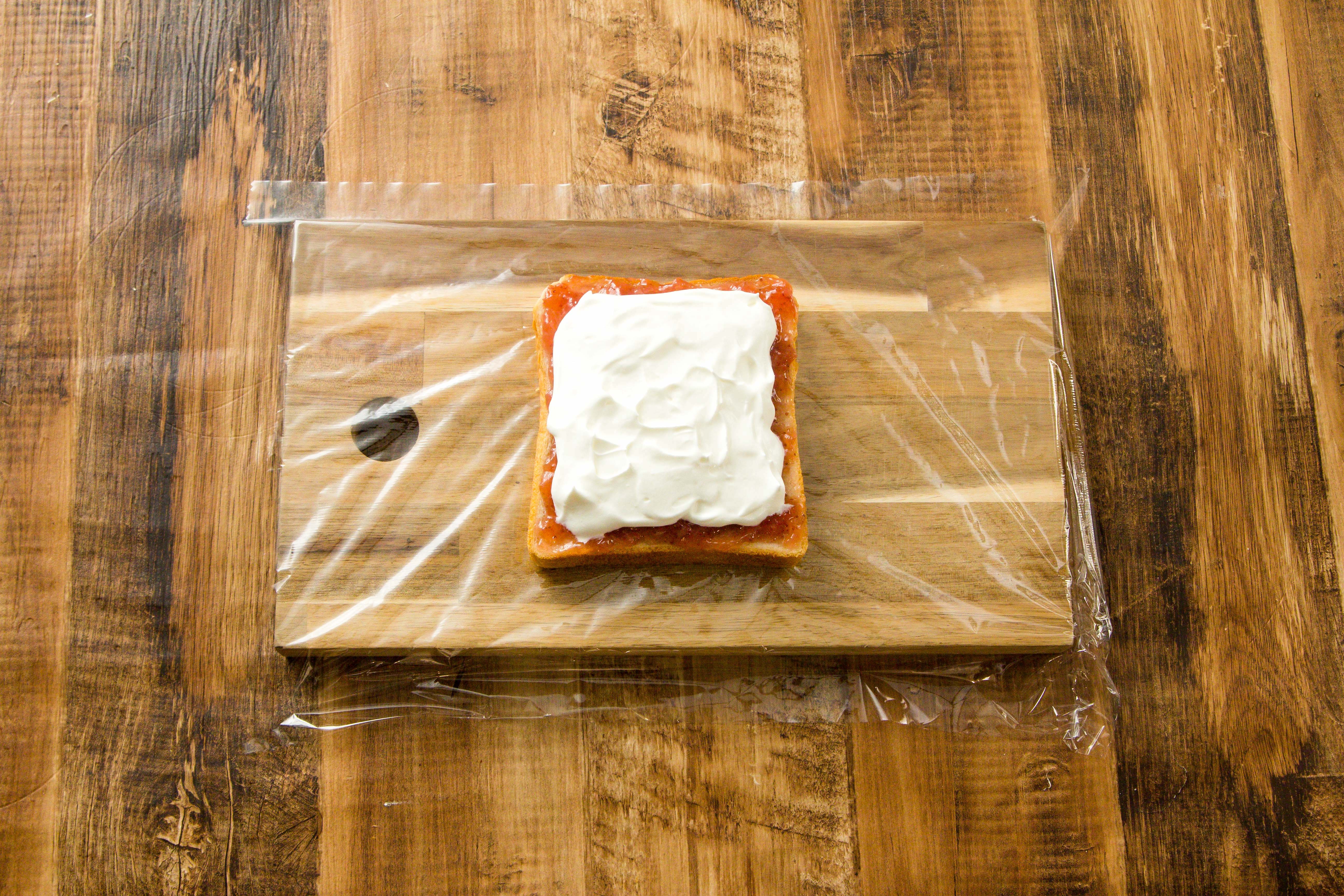 セブンプレミアム ほんのり甘いもっちり食パンで作るクリーム好きのためのたっぷりクリームサンド