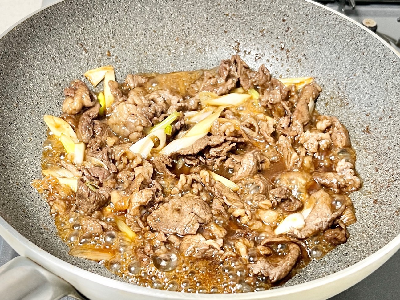 牛肉の炊き込みご飯のレシピ。煮汁で炊くからしっかり味しみ！