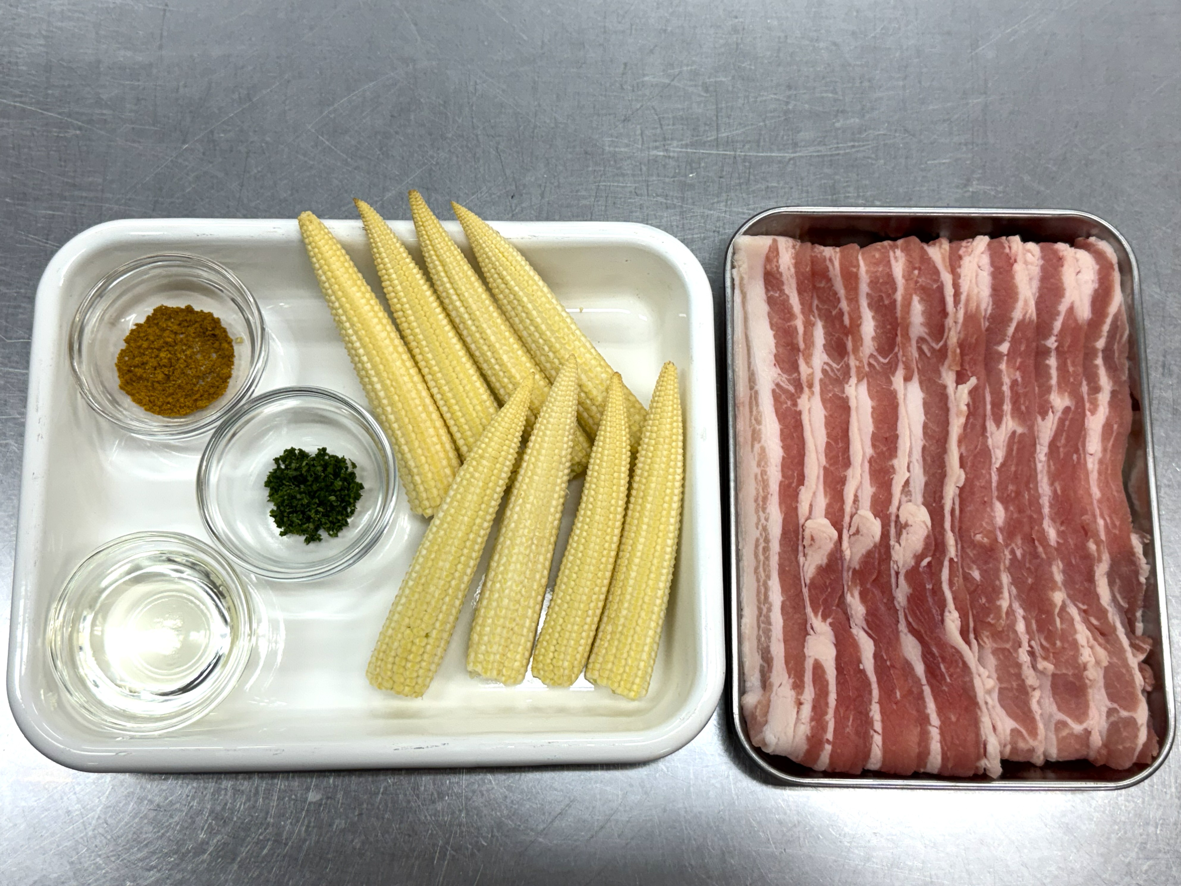 ベビーコーンの豚巻き カレー塩がけ