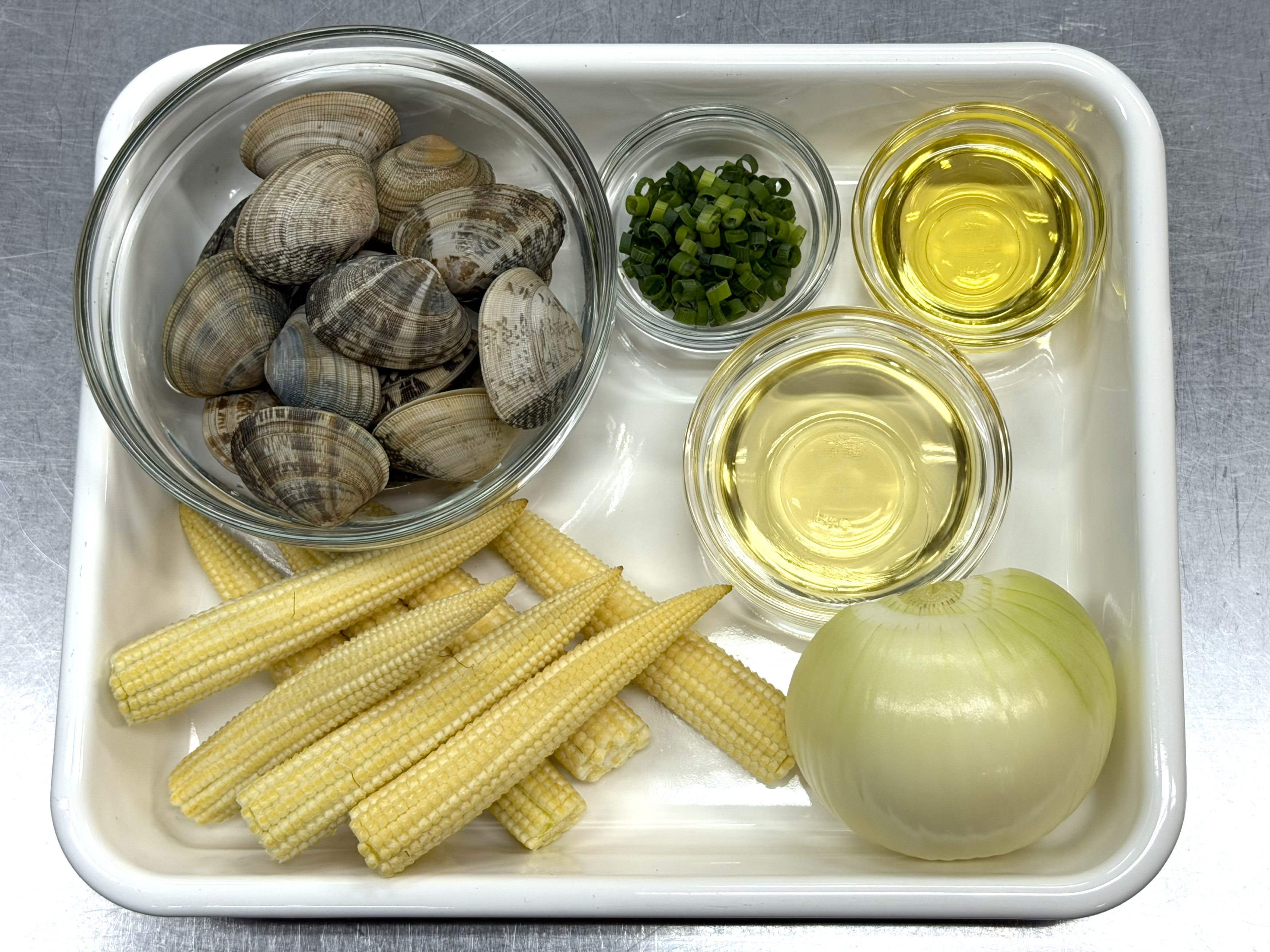 ベビーコーンとあさりの酒蒸し　材料