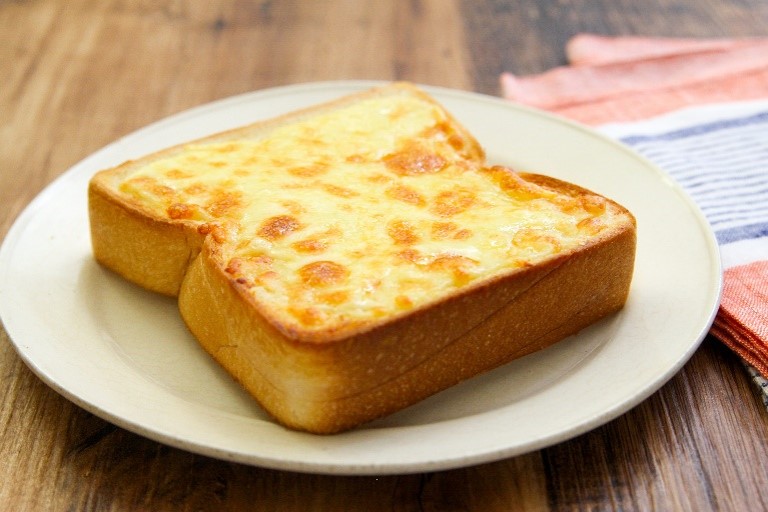 毎朝食べたい　やみつきのチーズトースト