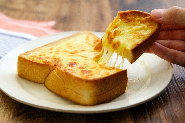 毎朝食べたい　やみつきのチーズトースト